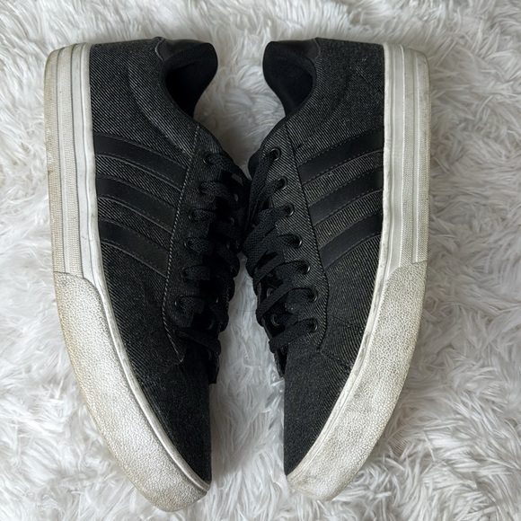 Adidas Men's  Daily 2.0 Sneakers Black 11.5 - Picture 1 of 8